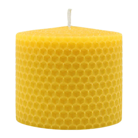 Waben-Stumpenkerze, 100% reines Bienenwachs, KERZENFARM HAHN, 62/75 mm, Brenndauer ca. 13h - luterne.shop